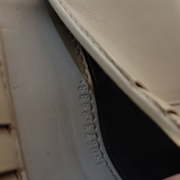 Authentic Gucci wallet - Picture 10 of 10